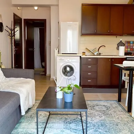 'euphoria Nest' 5min To Beach & Marina+parking Lot Appartement Kalamáta